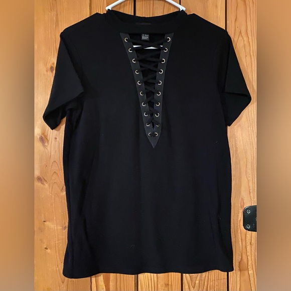 Forever 21 Tops - Forever 21 Black V Neck Top with Laces